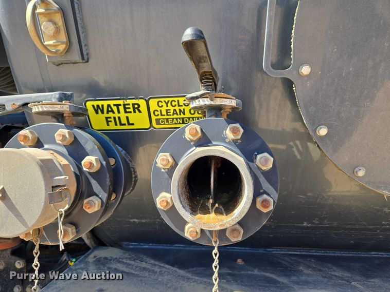 image for item EU3757 2017 Peterbilt 567 vacuum truck