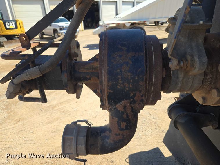 image for item EU3757 2017 Peterbilt 567 vacuum truck