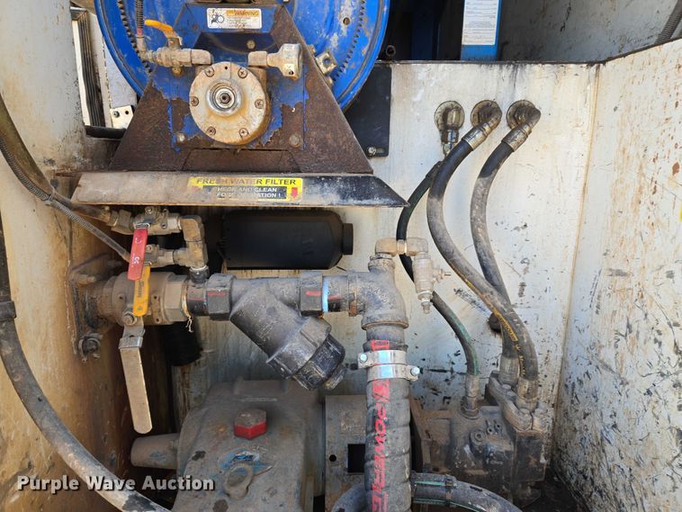 image for item EU3757 2017 Peterbilt 567 vacuum truck