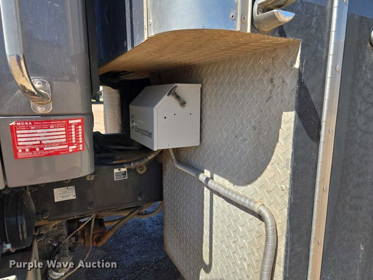 image for item EU3757 2017 Peterbilt 567 vacuum truck