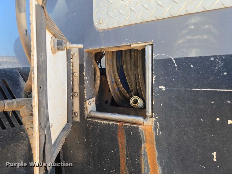 image for item EU3757 2017 Peterbilt 567 vacuum truck