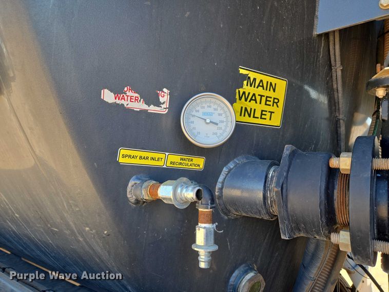 image for item EU3757 2017 Peterbilt 567 vacuum truck