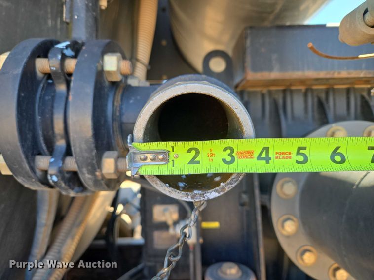 image for item EU3757 2017 Peterbilt 567 vacuum truck