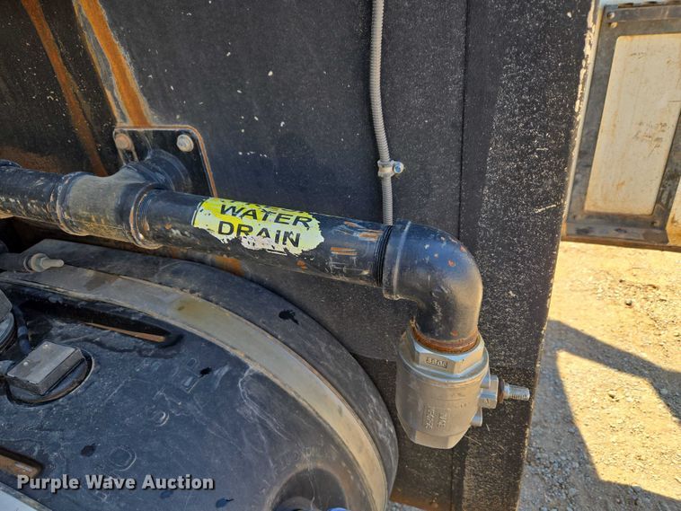 image for item EU3757 2017 Peterbilt 567 vacuum truck