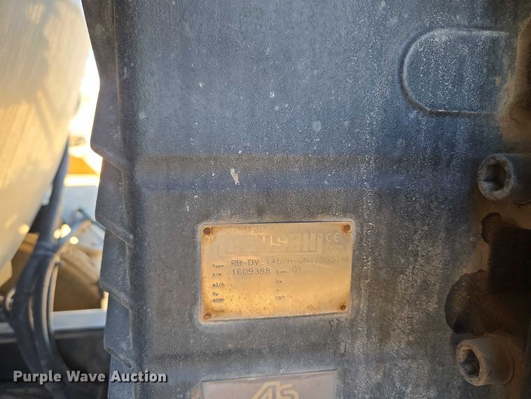 image for item EU3757 2017 Peterbilt 567 vacuum truck