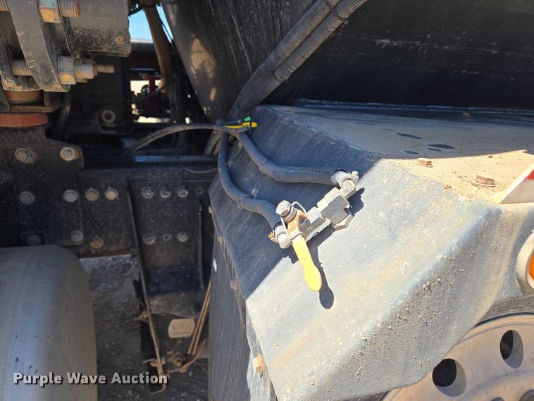 image for item EU3757 2017 Peterbilt 567 vacuum truck