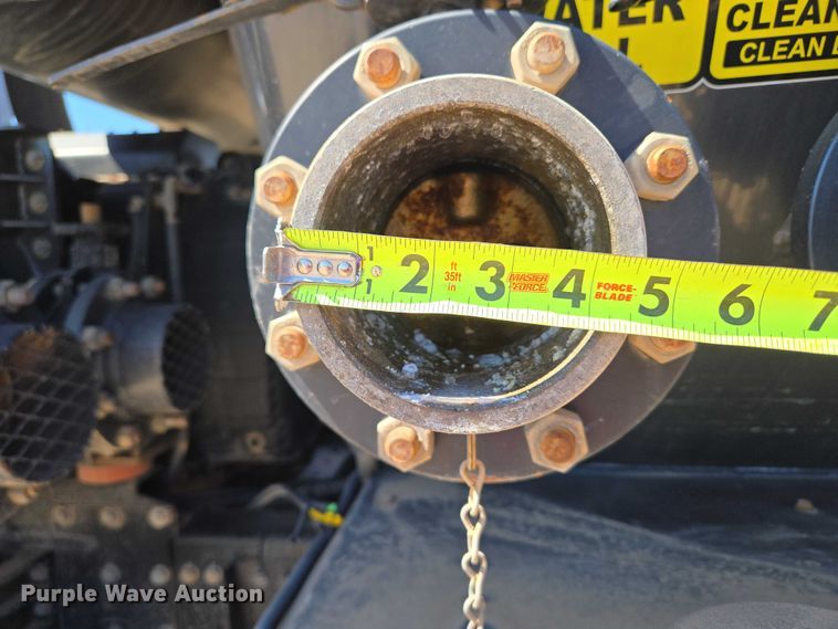 image for item EU3757 2017 Peterbilt 567 vacuum truck