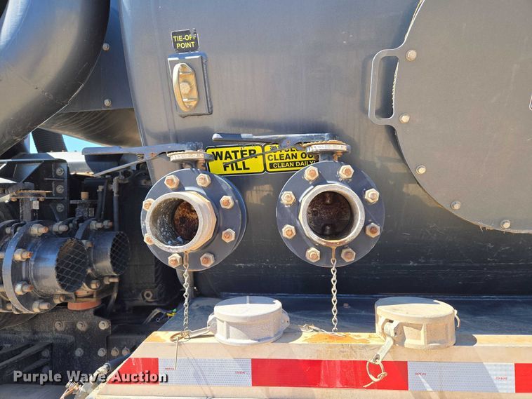 image for item EU3757 2017 Peterbilt 567 vacuum truck