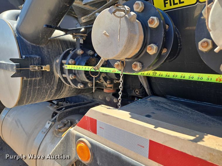 image for item EU3757 2017 Peterbilt 567 vacuum truck