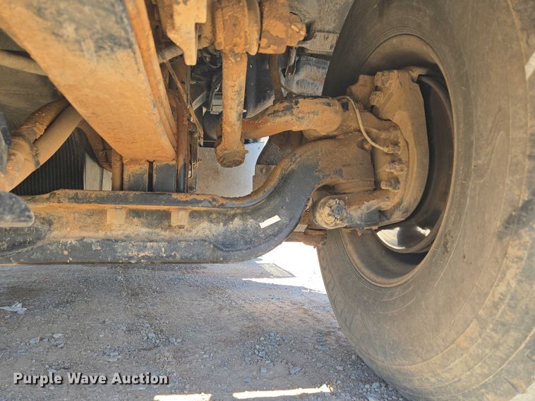 image for item EU3757 2017 Peterbilt 567 vacuum truck