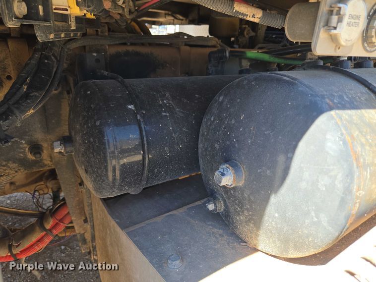 image for item EU3757 2017 Peterbilt 567 vacuum truck