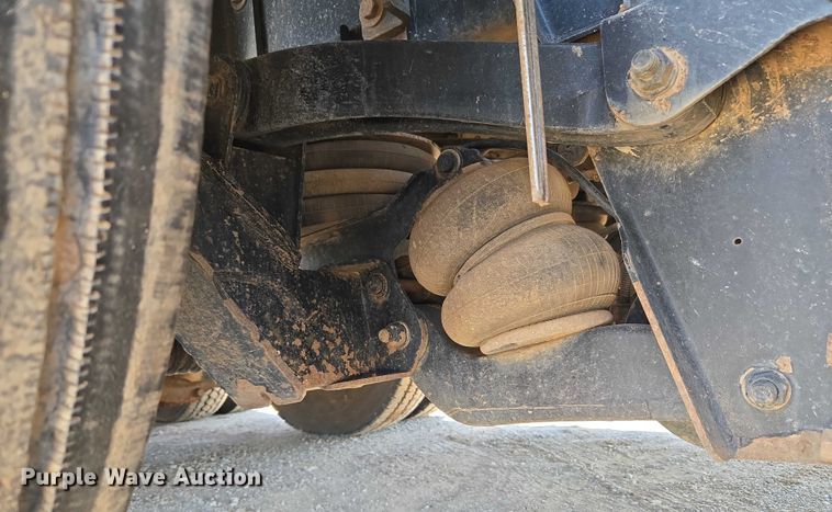 image for item EU3757 2017 Peterbilt 567 vacuum truck