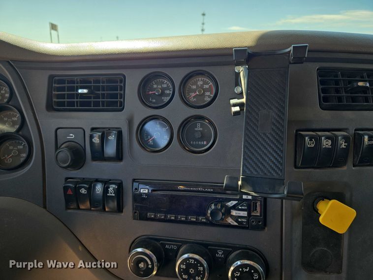 image for item EU3757 2017 Peterbilt 567 vacuum truck