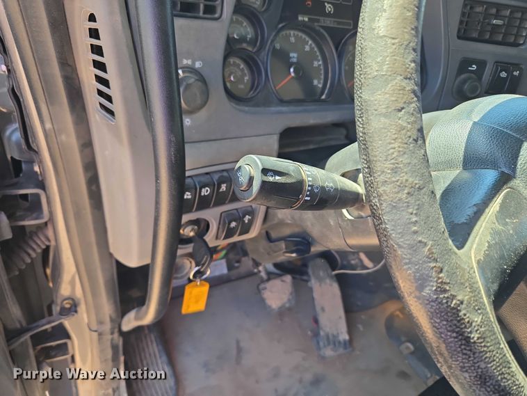 image for item EU3757 2017 Peterbilt 567 vacuum truck