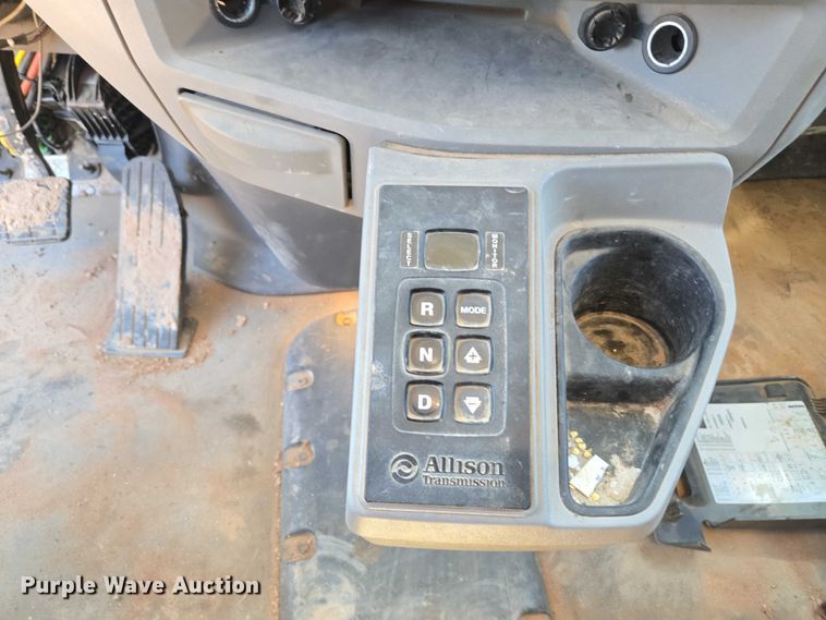 image for item EU3757 2017 Peterbilt 567 vacuum truck