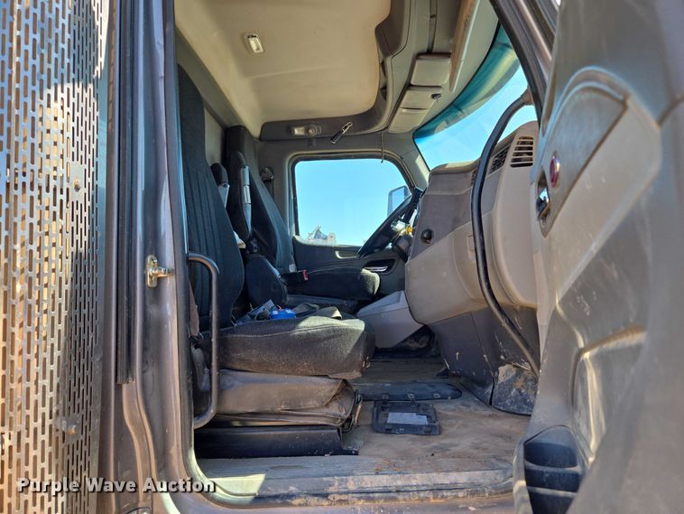 image for item EU3757 2017 Peterbilt 567 vacuum truck