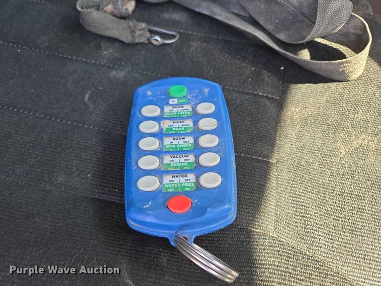 image for item EU3757 2017 Peterbilt 567 vacuum truck