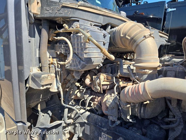 image for item EU3757 2017 Peterbilt 567 vacuum truck