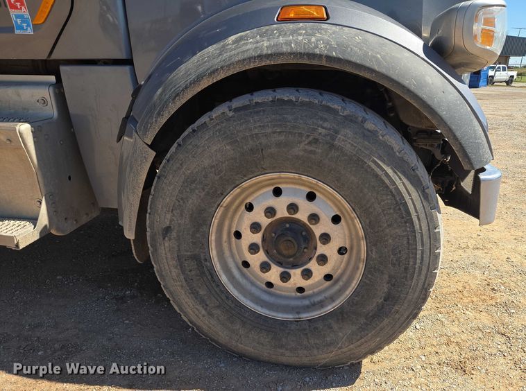 image for item EU3757 2017 Peterbilt 567 vacuum truck