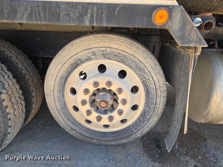 image for item EU3757 2017 Peterbilt 567 vacuum truck