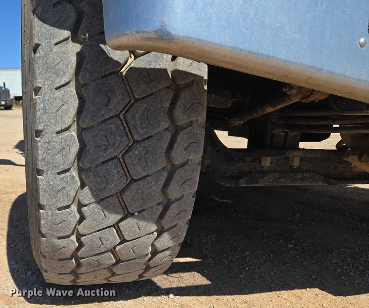 image for item EU3757 2017 Peterbilt 567 vacuum truck