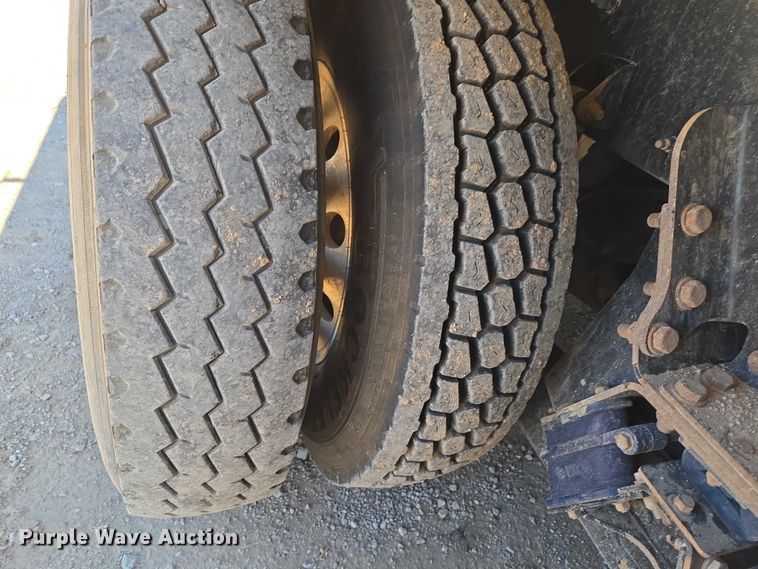 image for item EU3757 2017 Peterbilt 567 vacuum truck