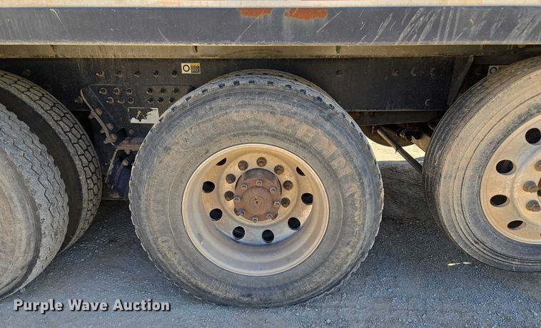 image for item EU3757 2017 Peterbilt 567 vacuum truck