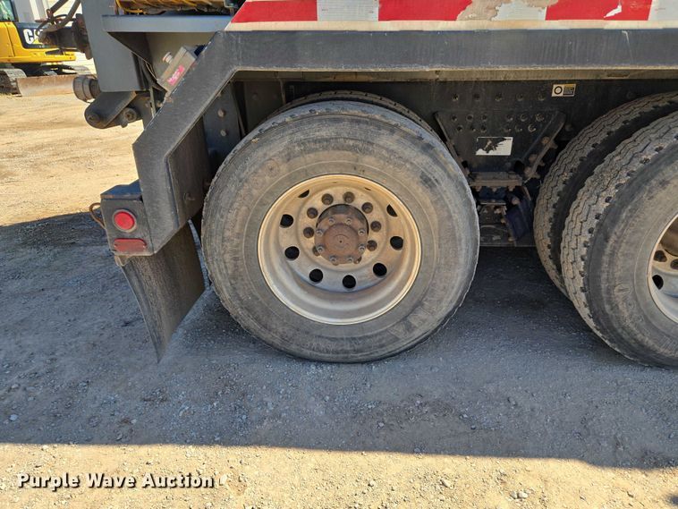 image for item EU3757 2017 Peterbilt 567 vacuum truck