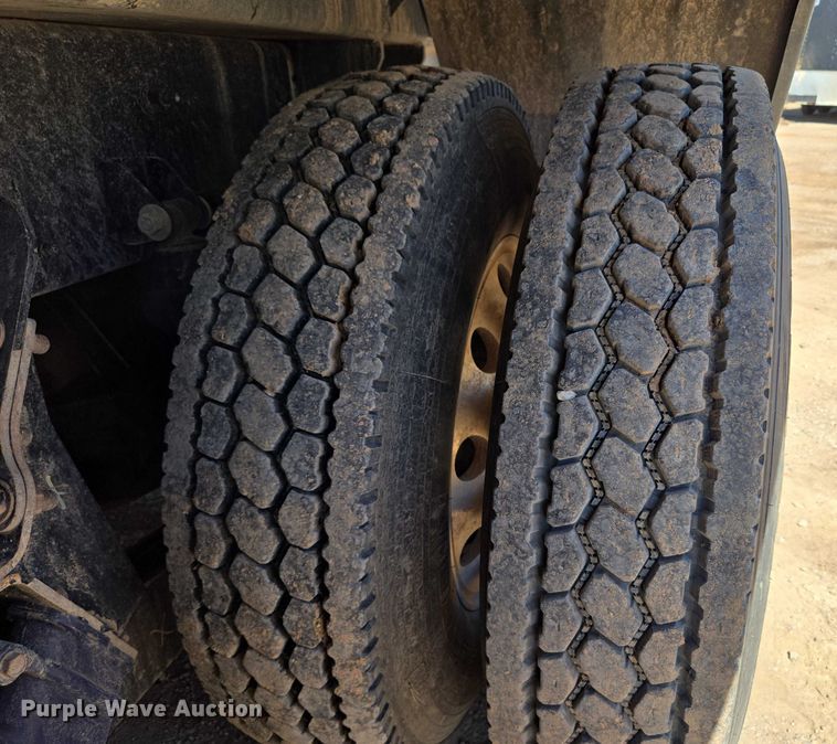 image for item EU3757 2017 Peterbilt 567 vacuum truck