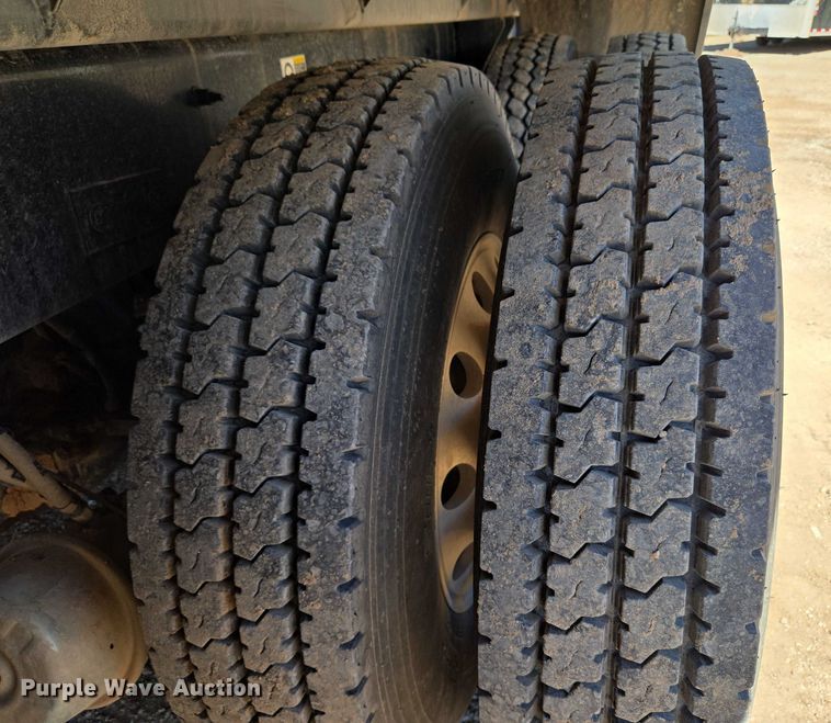 image for item EU3757 2017 Peterbilt 567 vacuum truck