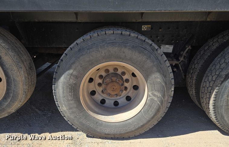 image for item EU3757 2017 Peterbilt 567 vacuum truck