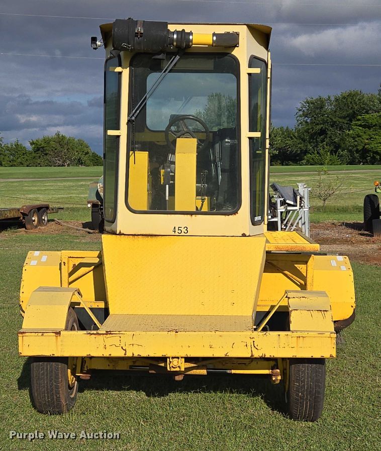 image for item EU3772 2006 Superior Broom DT80-C  broom