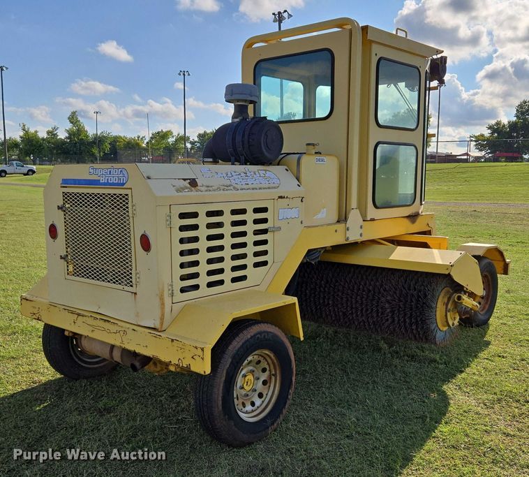 image for item EU3772 2006 Superior Broom DT80-C  broom