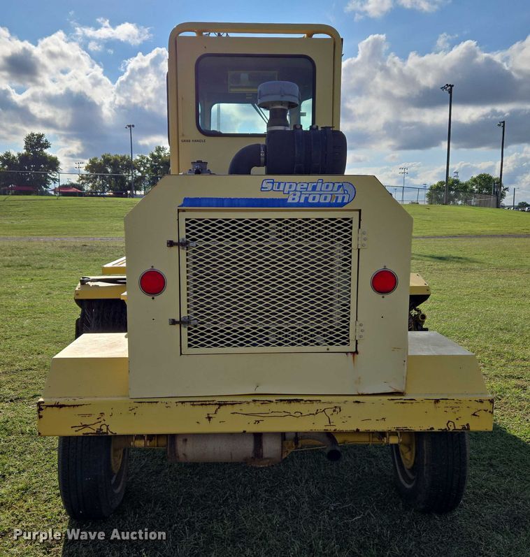 image for item EU3772 2006 Superior Broom DT80-C  broom