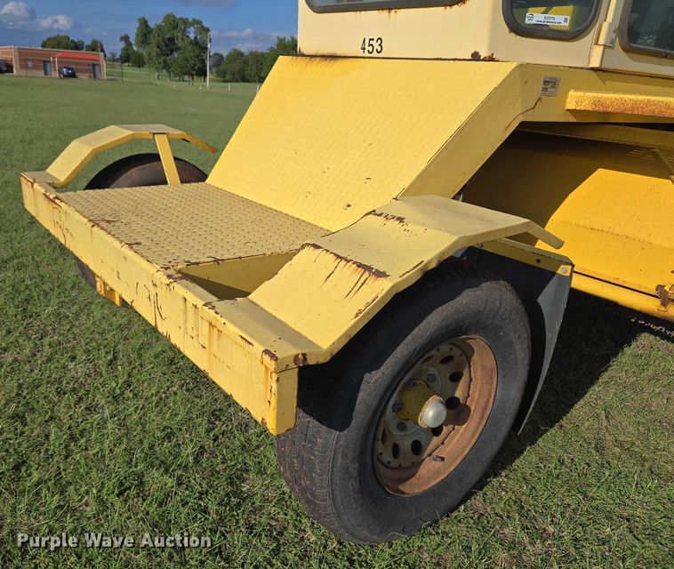 image for item EU3772 2006 Superior Broom DT80-C  broom