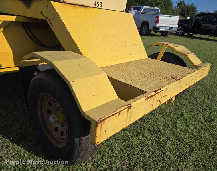 image for item EU3772 2006 Superior Broom DT80-C  broom