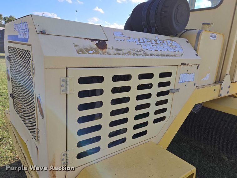 image for item EU3772 2006 Superior Broom DT80-C  broom