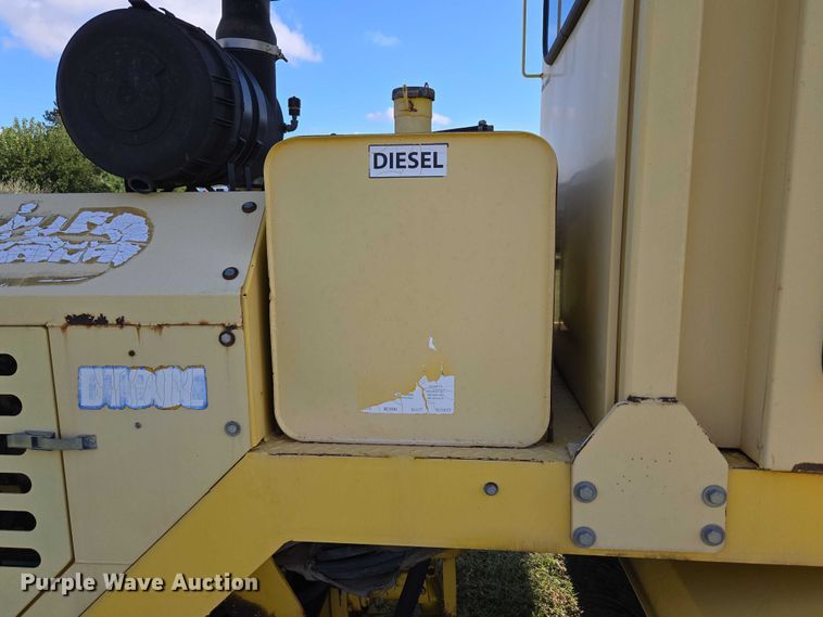 image for item EU3772 2006 Superior Broom DT80-C  broom