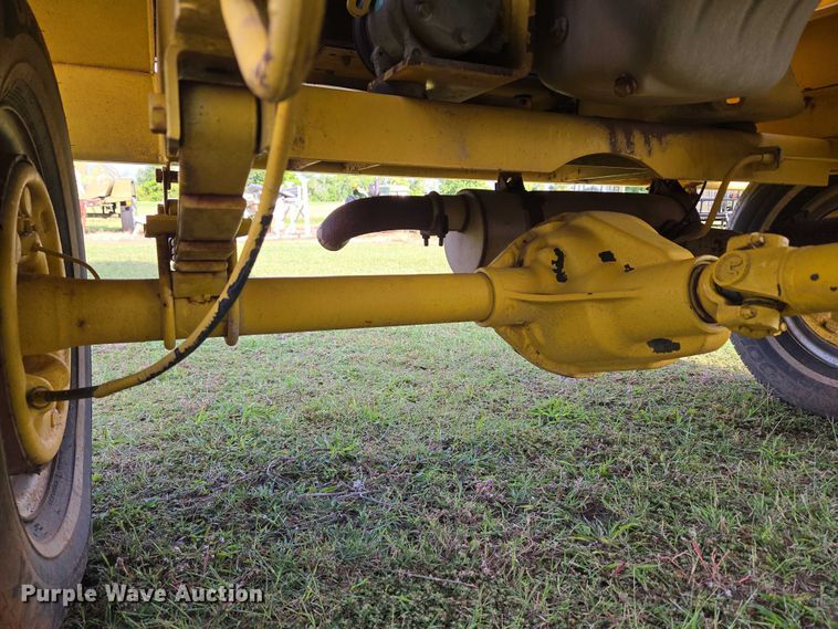 image for item EU3772 2006 Superior Broom DT80-C  broom