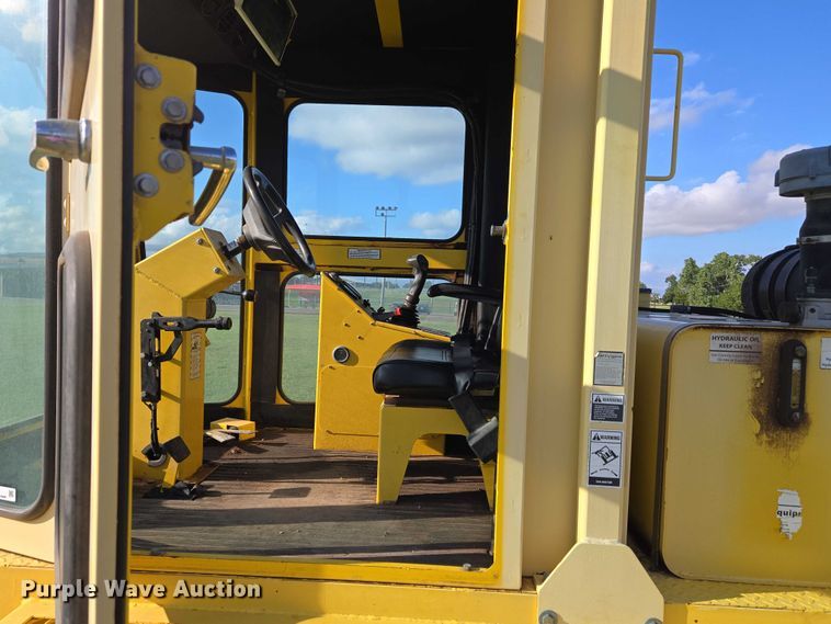 image for item EU3772 2006 Superior Broom DT80-C  broom