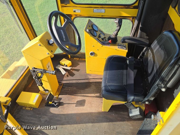 image for item EU3772 2006 Superior Broom DT80-C  broom