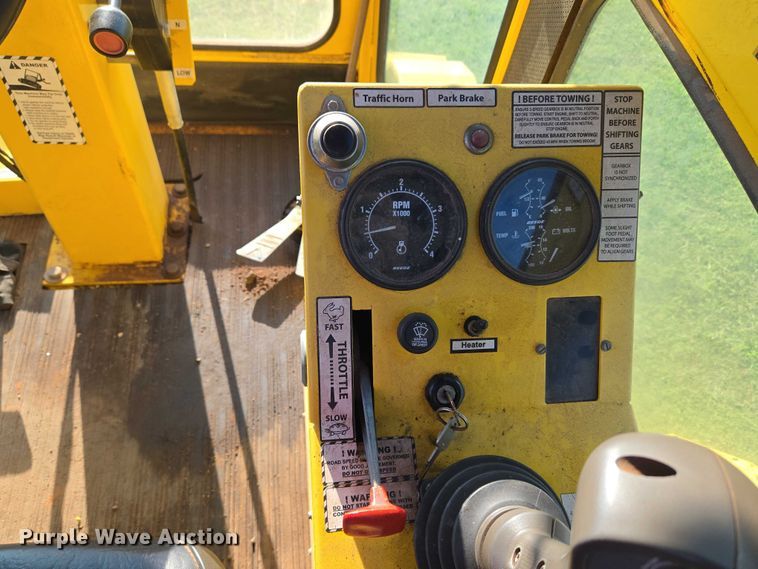 image for item EU3772 2006 Superior Broom DT80-C  broom