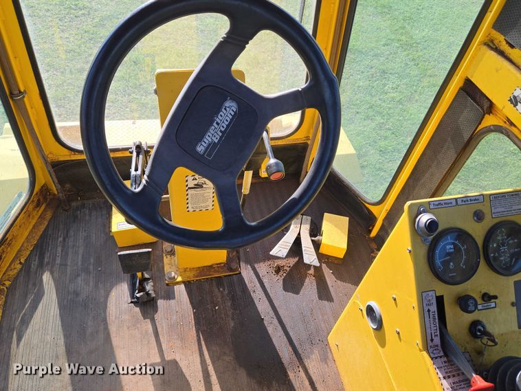 image for item EU3772 2006 Superior Broom DT80-C  broom