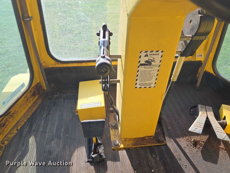 image for item EU3772 2006 Superior Broom DT80-C  broom