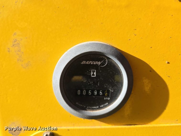 image for item EU3772 2006 Superior Broom DT80-C  broom