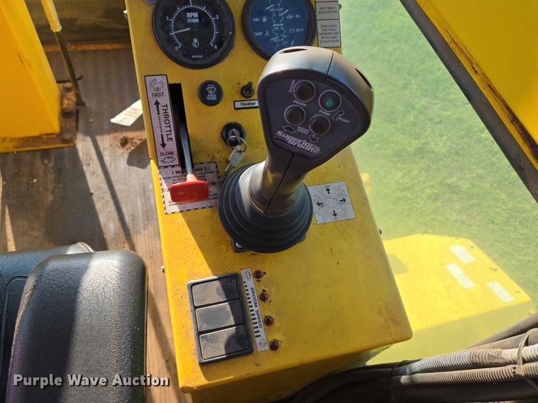 image for item EU3772 2006 Superior Broom DT80-C  broom