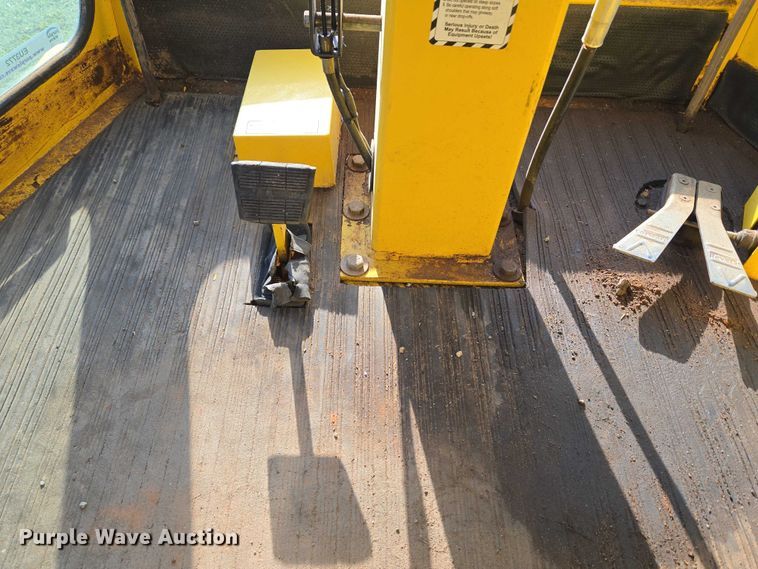 image for item EU3772 2006 Superior Broom DT80-C  broom