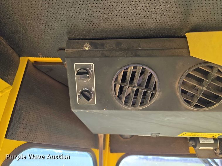 image for item EU3772 2006 Superior Broom DT80-C  broom