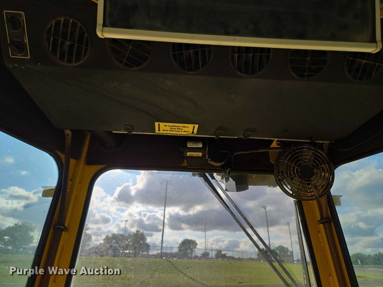 image for item EU3772 2006 Superior Broom DT80-C  broom