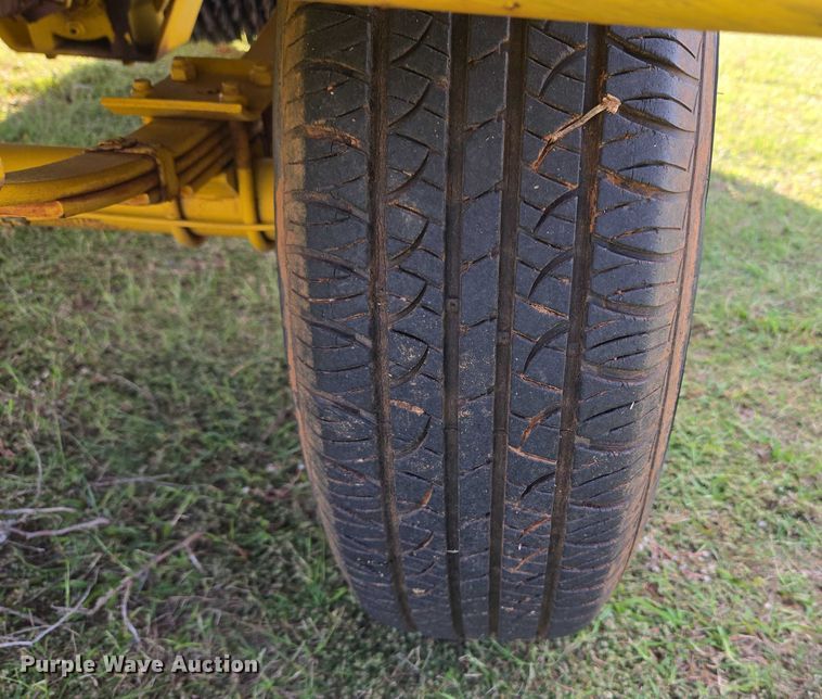 image for item EU3772 2006 Superior Broom DT80-C  broom